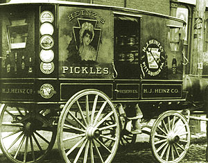 Uno dei primi furgoncini  per la vendita a domicilio della Heinz